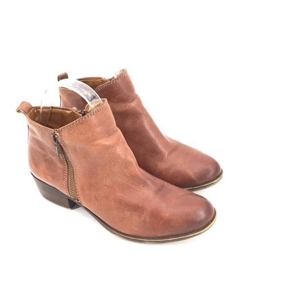 The Lucky Brand Basel ankle bootie almond toe stacked heelLeather Size 6.5